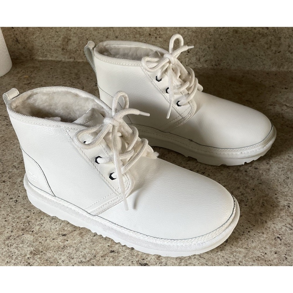 UGG Kids' Neumel II Leather Chukka Boots White Size 4 - Women's Size 6‎ New